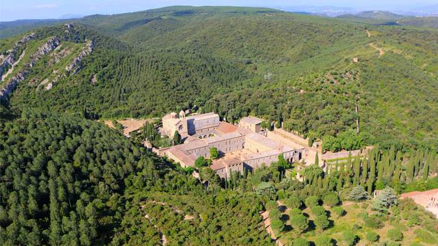 Expérience : Patrimoine, Nature et Sérénité à l’Abbaye de Fontfroide